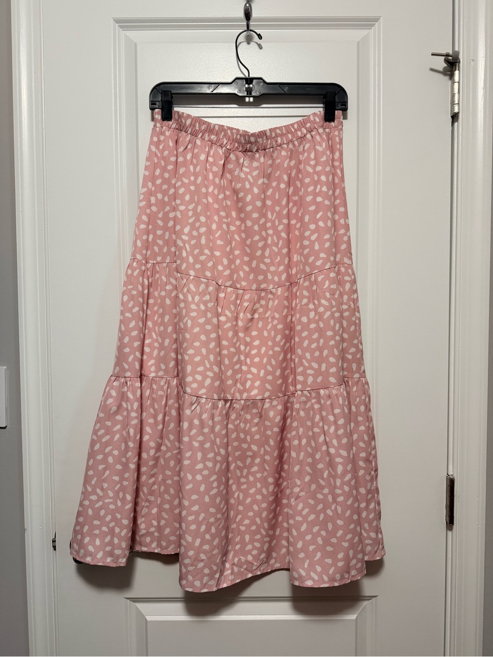 Tiered Pink Maxi Skirt with White Leaf Print